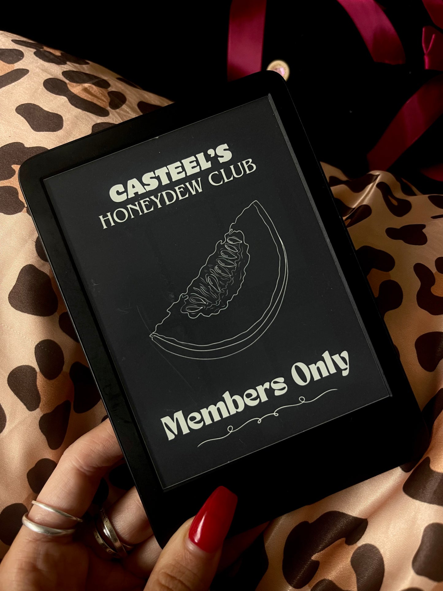 HONEYDEW CLUB “FBAA” KINDLE SCREEN SAVER